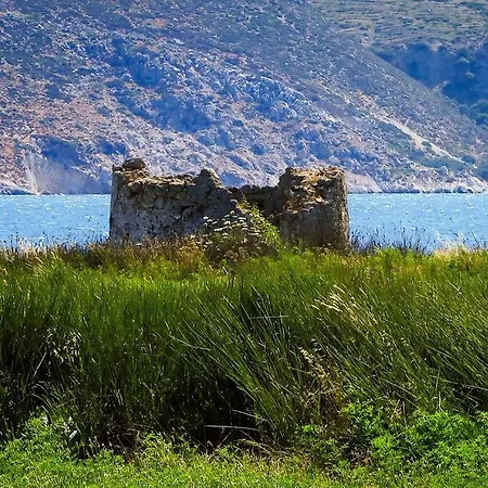 Villa Rania: ευάερη με θέα τη θάλασσα *