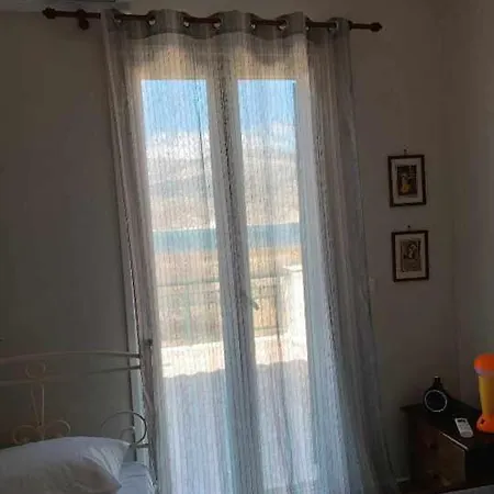 Rania: ευάερη με θέα τη θάλασσα * Ликсури