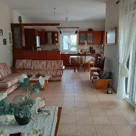 Rania: ευάερη με θέα τη θάλασσα Villa Lixouri