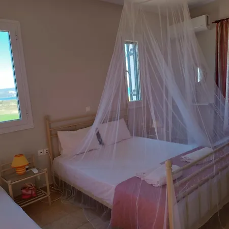 Rania: ευάερη με θέα τη θάλασσα Villa Lixouri