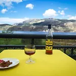 فيلة Rania: ευάερη με θέα τη θάλασσα